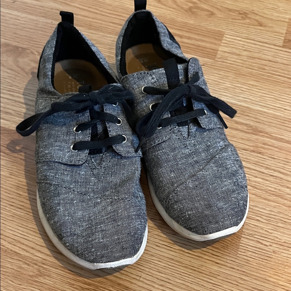 Women’s Casual Gray Toms Sneakers